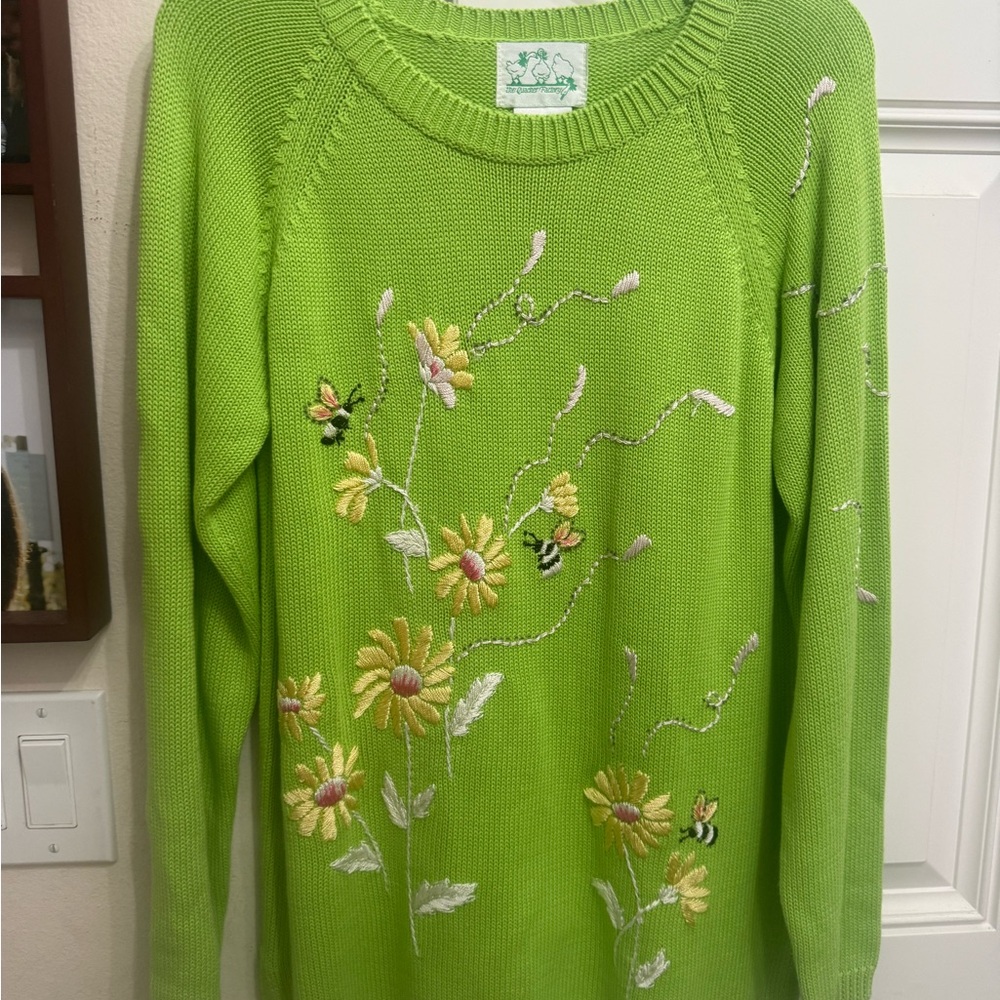 Vintage Quacker Factory Size XS Green Sweater Embroidered Flowers Bumble Bees